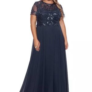 Elegant Navy Blue Evening Gown